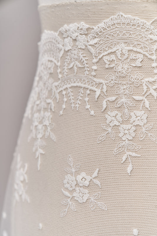 S0686 - EMBROIDERY TULLE