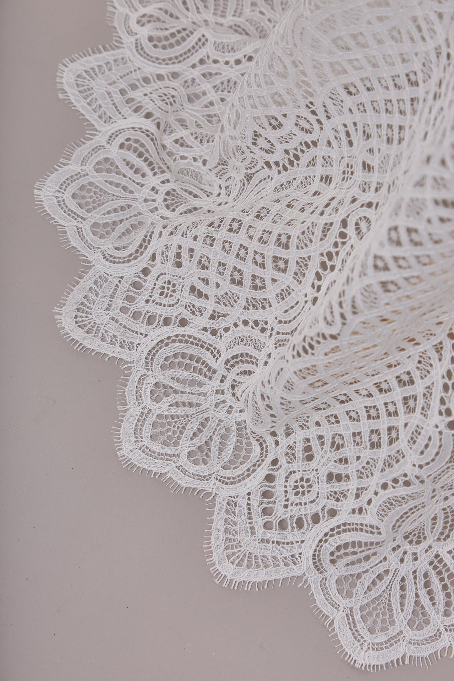 S0667 LACE