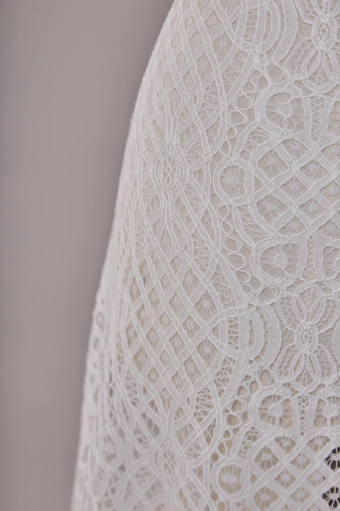 S0667 LACE