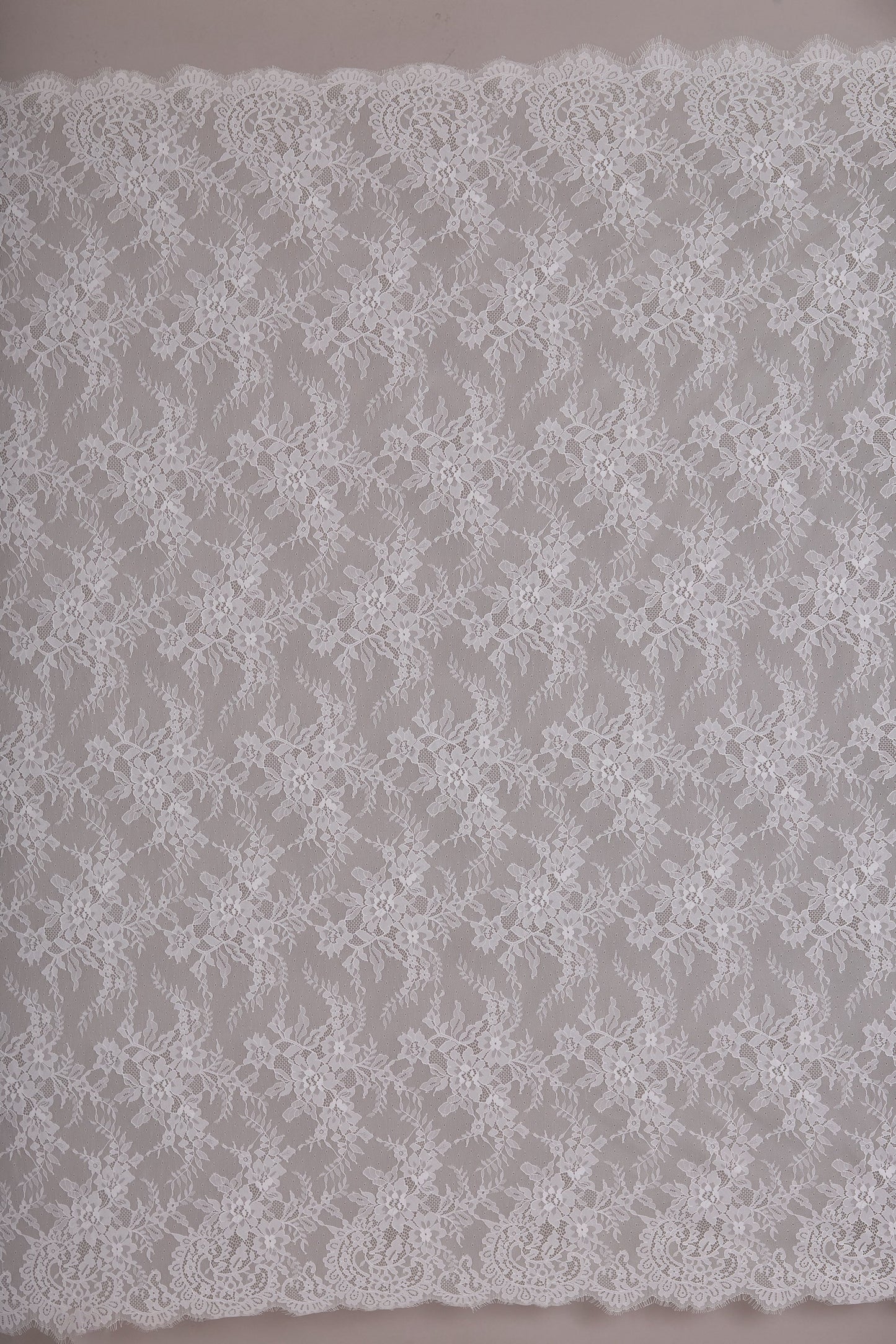 S0665 CHANTILLY LACE