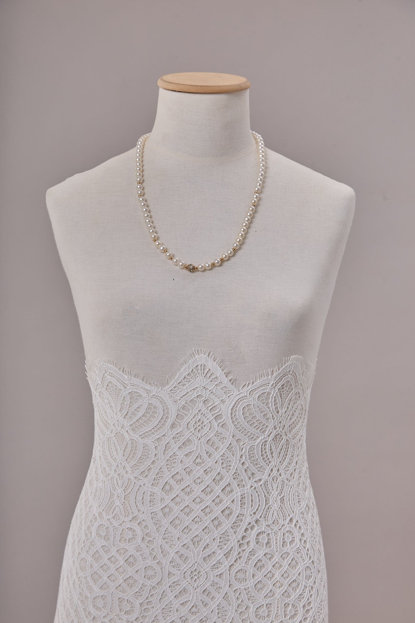 S0667 LACE
