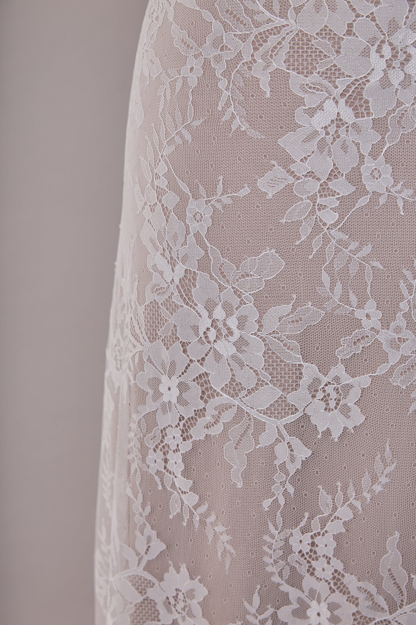 S0665 CHANTILLY LACE