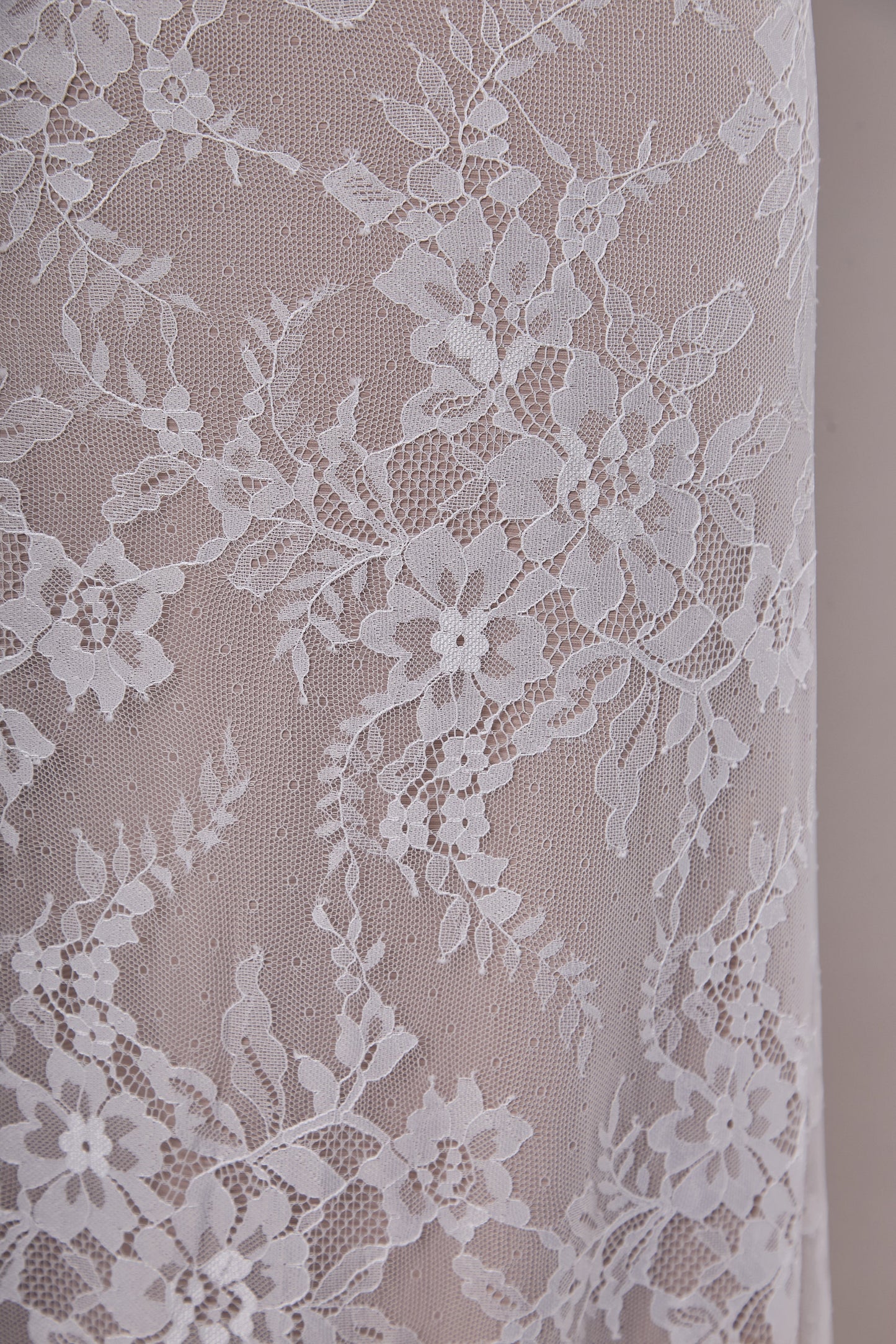 S0665 CHANTILLY LACE