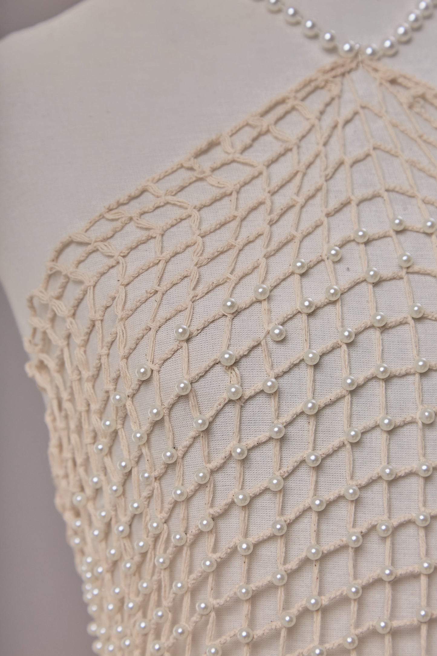 S0669 COTTON NET WITH PEARLS