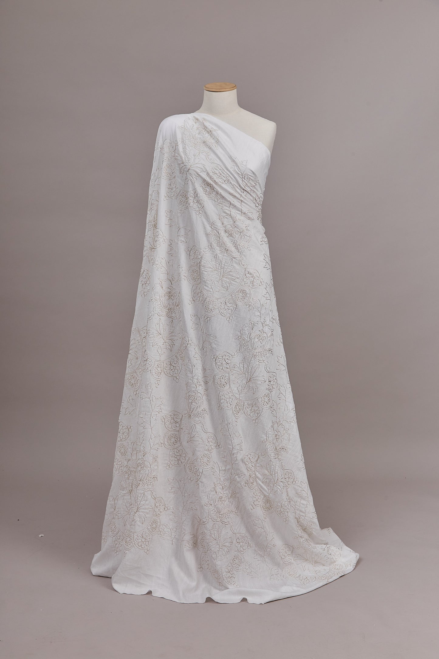 S0611 SIMIL LINEN WITH SILVER YARN