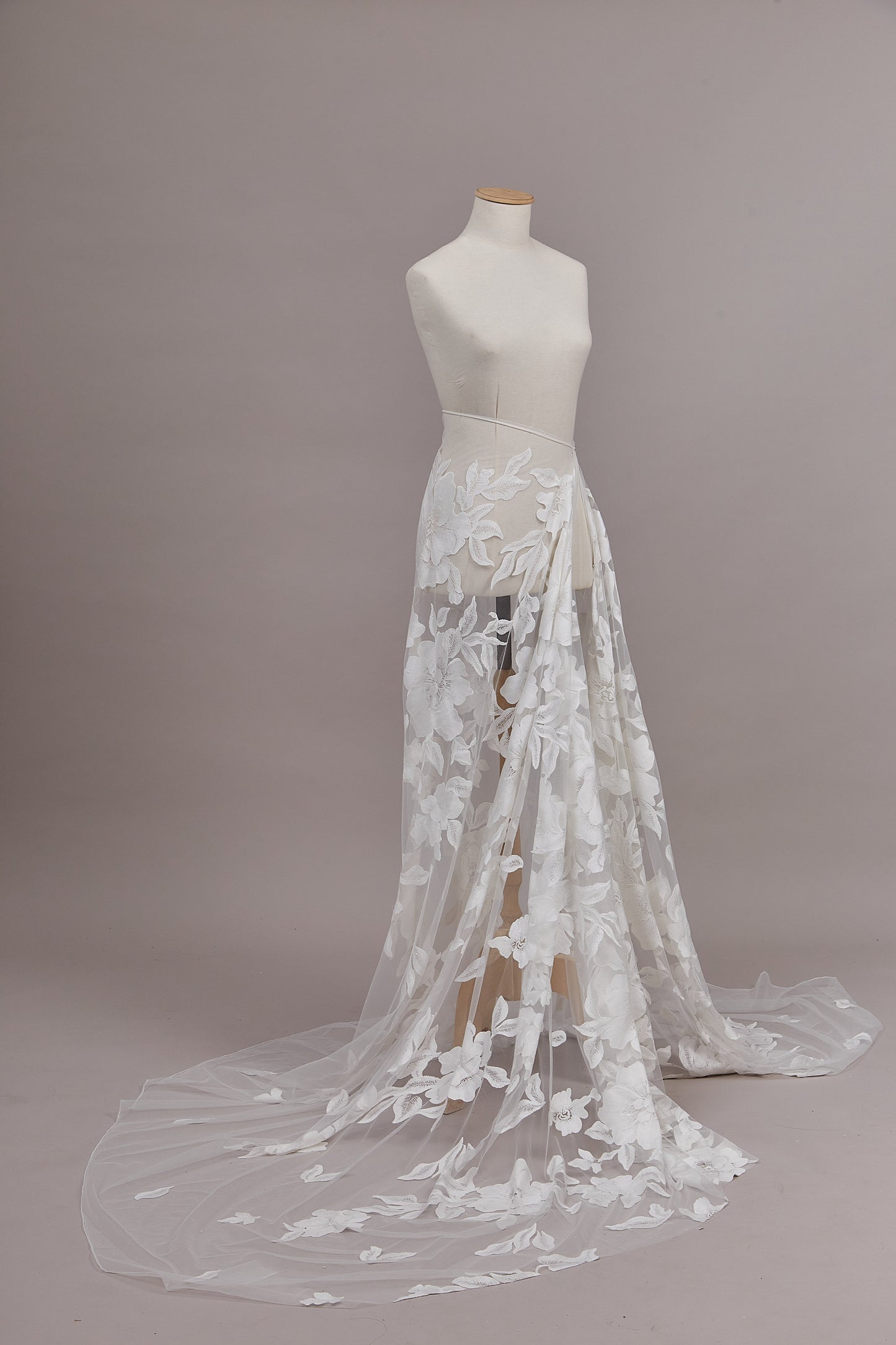 S0615 EMBROIDERED TULLE WITH COTTON FLOWERS