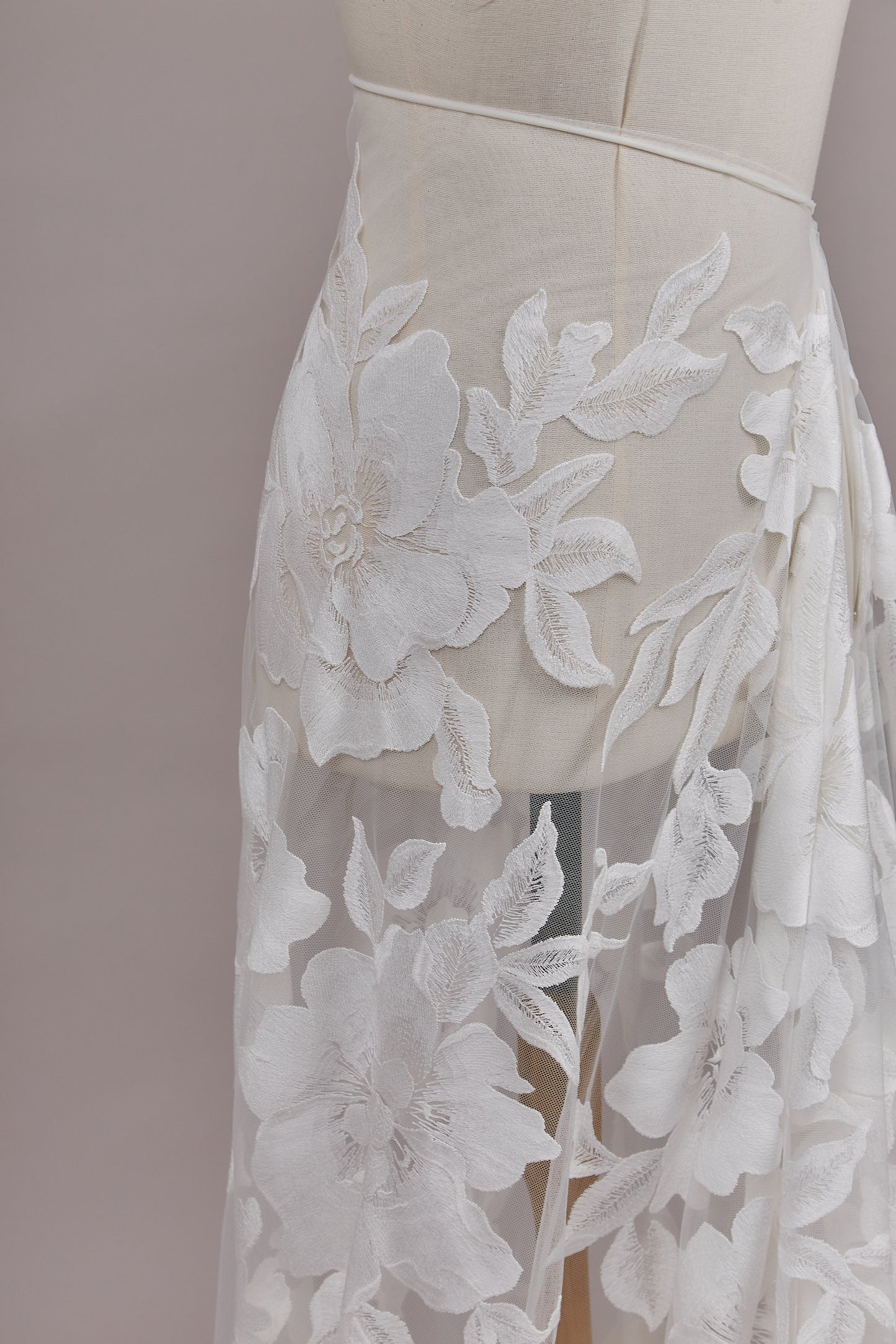 S0615 EMBROIDERED TULLE WITH COTTON FLOWERS