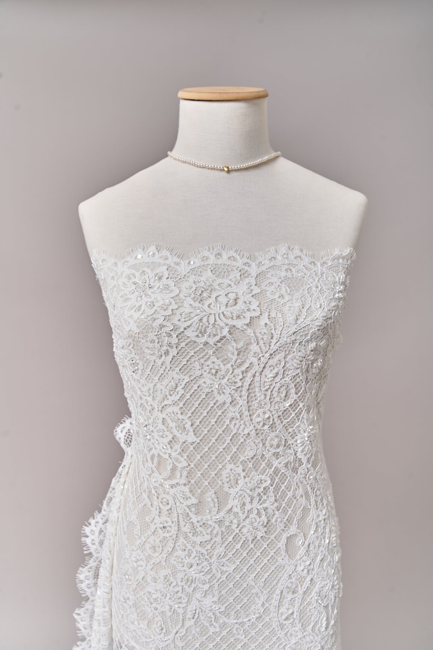 S0678 EMBROIDERY LACE