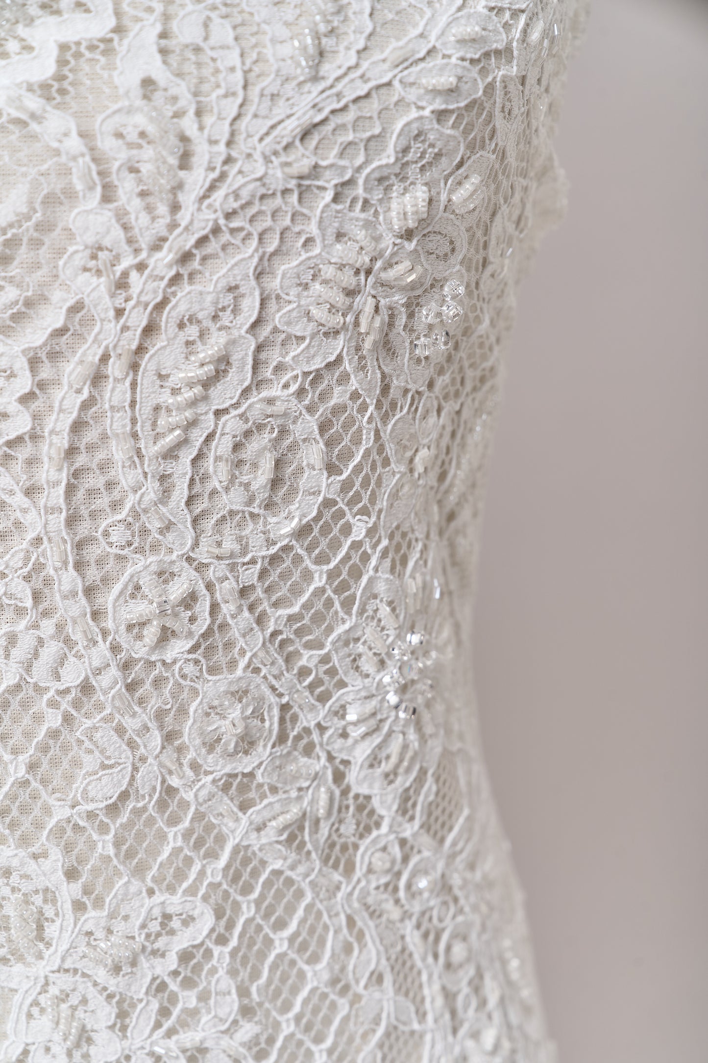 S0678 EMBROIDERY LACE