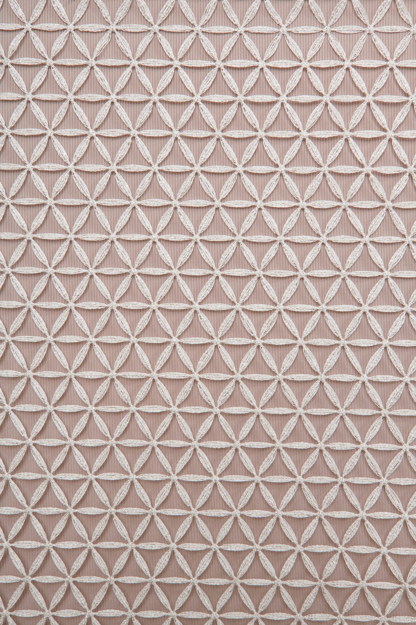 S0567 - GUIPIURE WITH LUREX YARN