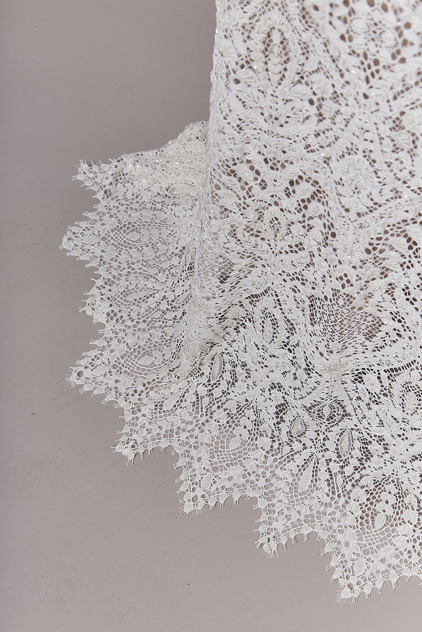 S0622 EMBROIDERY LACE WITH BEADS