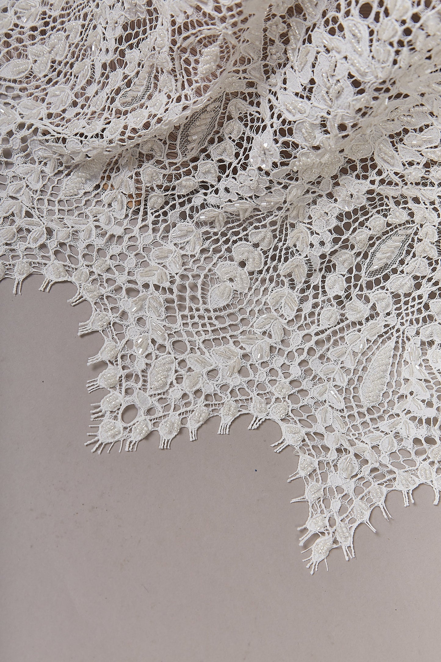 S0622 EMBROIDERY LACE WITH BEADS