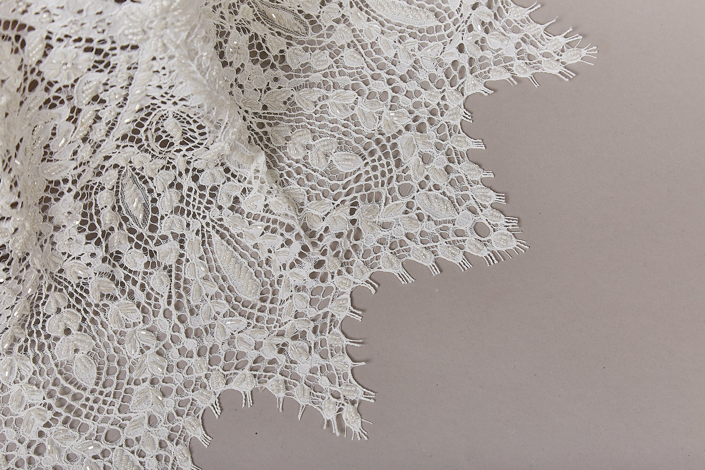 S0622 EMBROIDERY LACE WITH BEADS