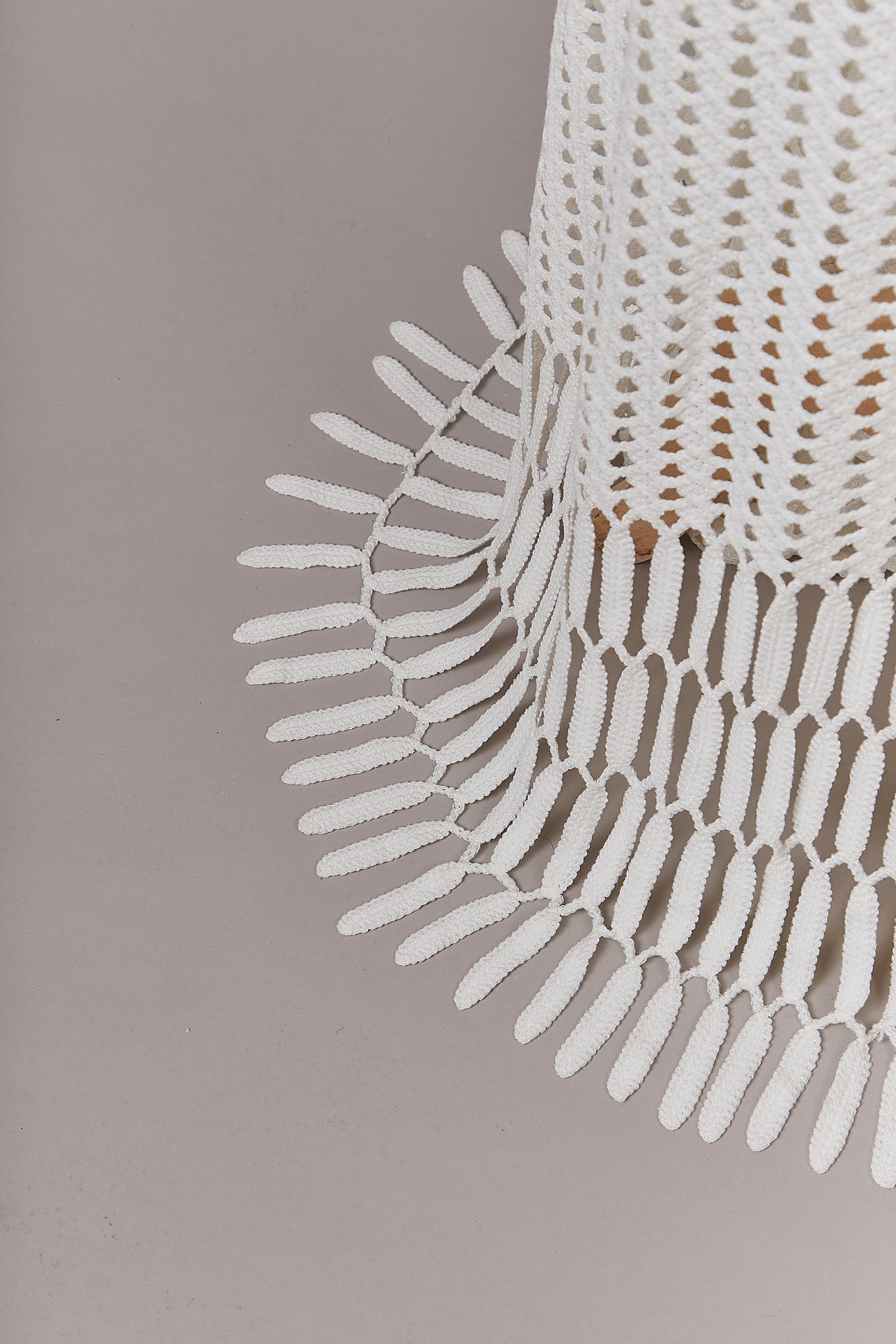 S0640 CROCHET NET WITH FRINGE