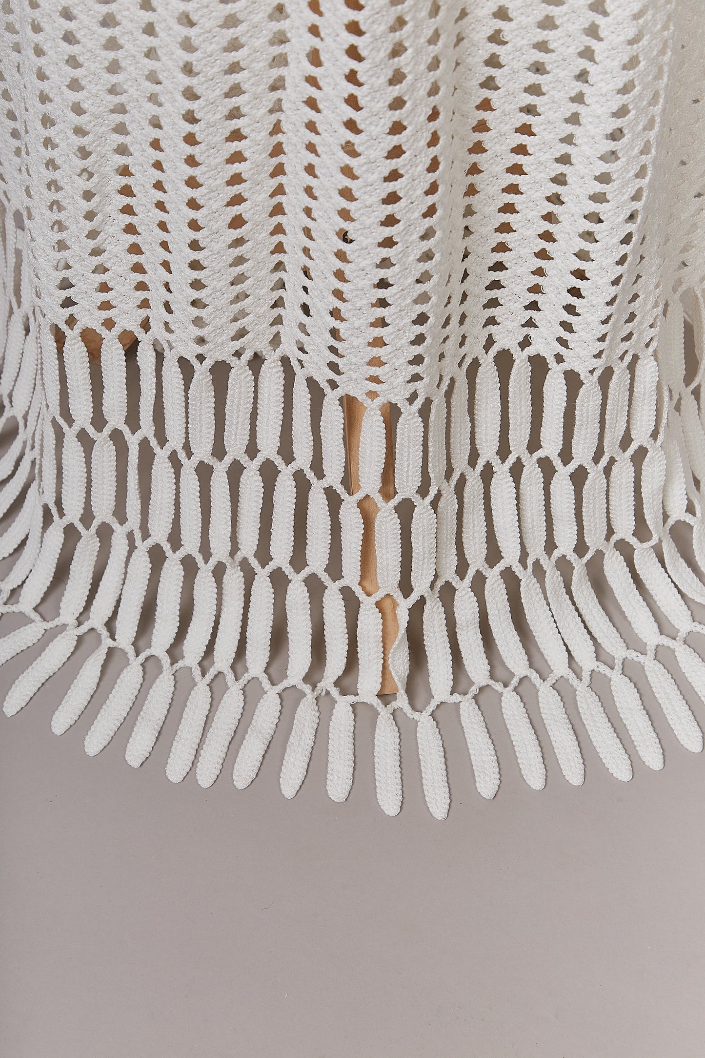 S0640 CROCHET NET WITH FRINGE