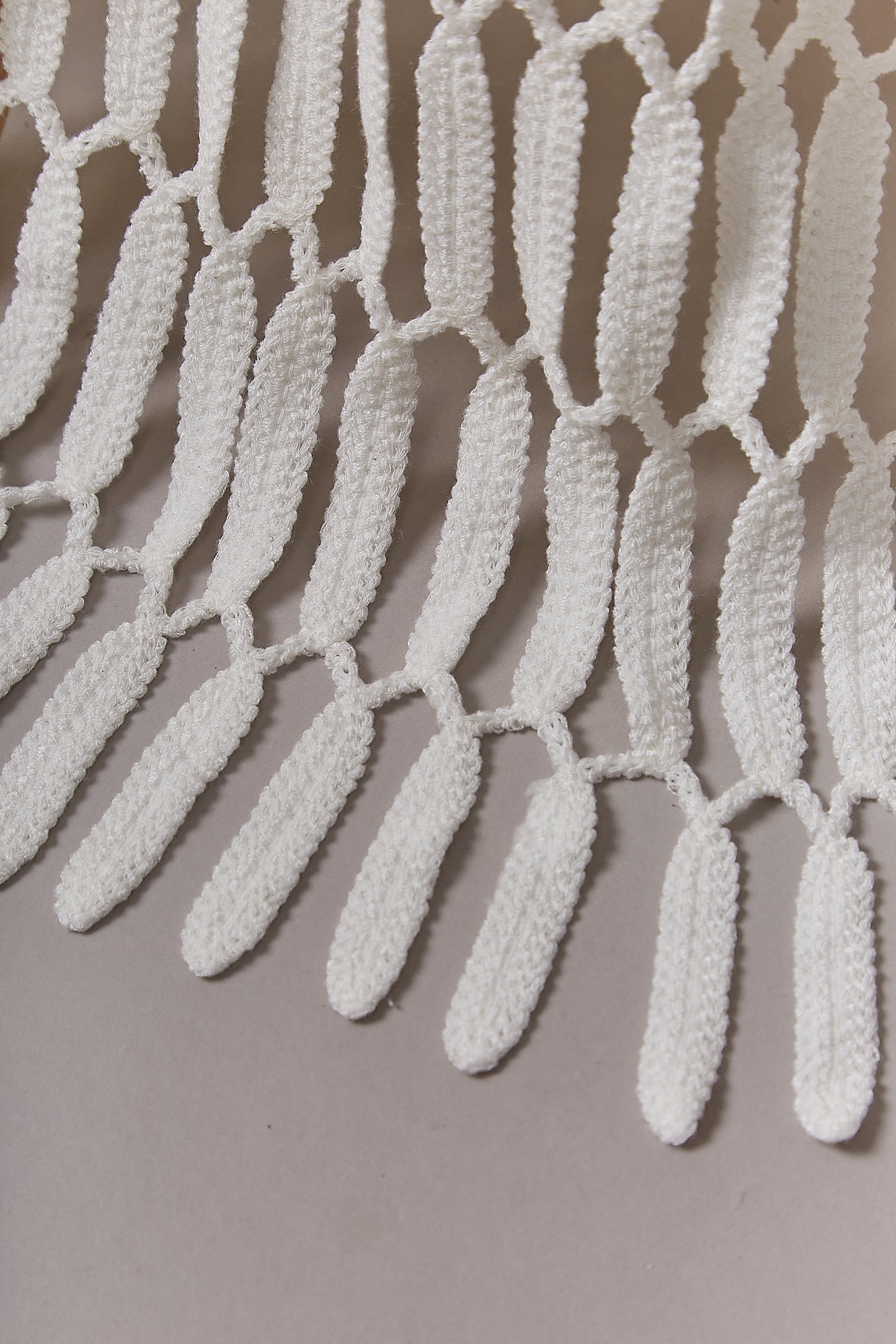 S0640 CROCHET NET WITH FRINGE
