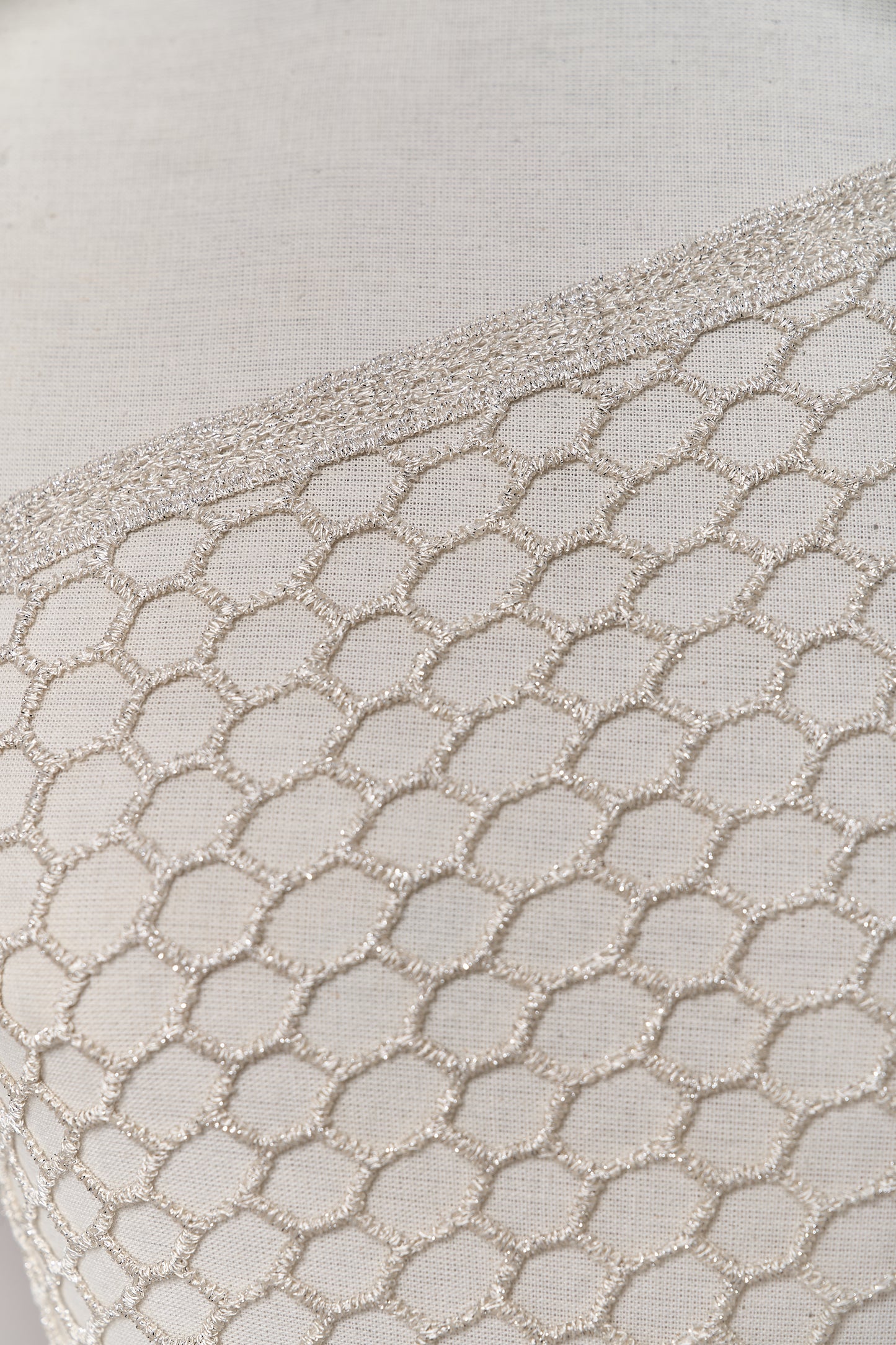 S0716 GUIPIURE WITH SILVER LUREX