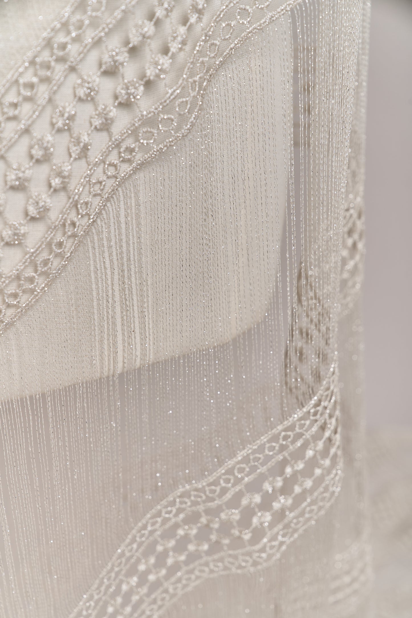 S0717 GUIPIURE WITH SILVER LUREX