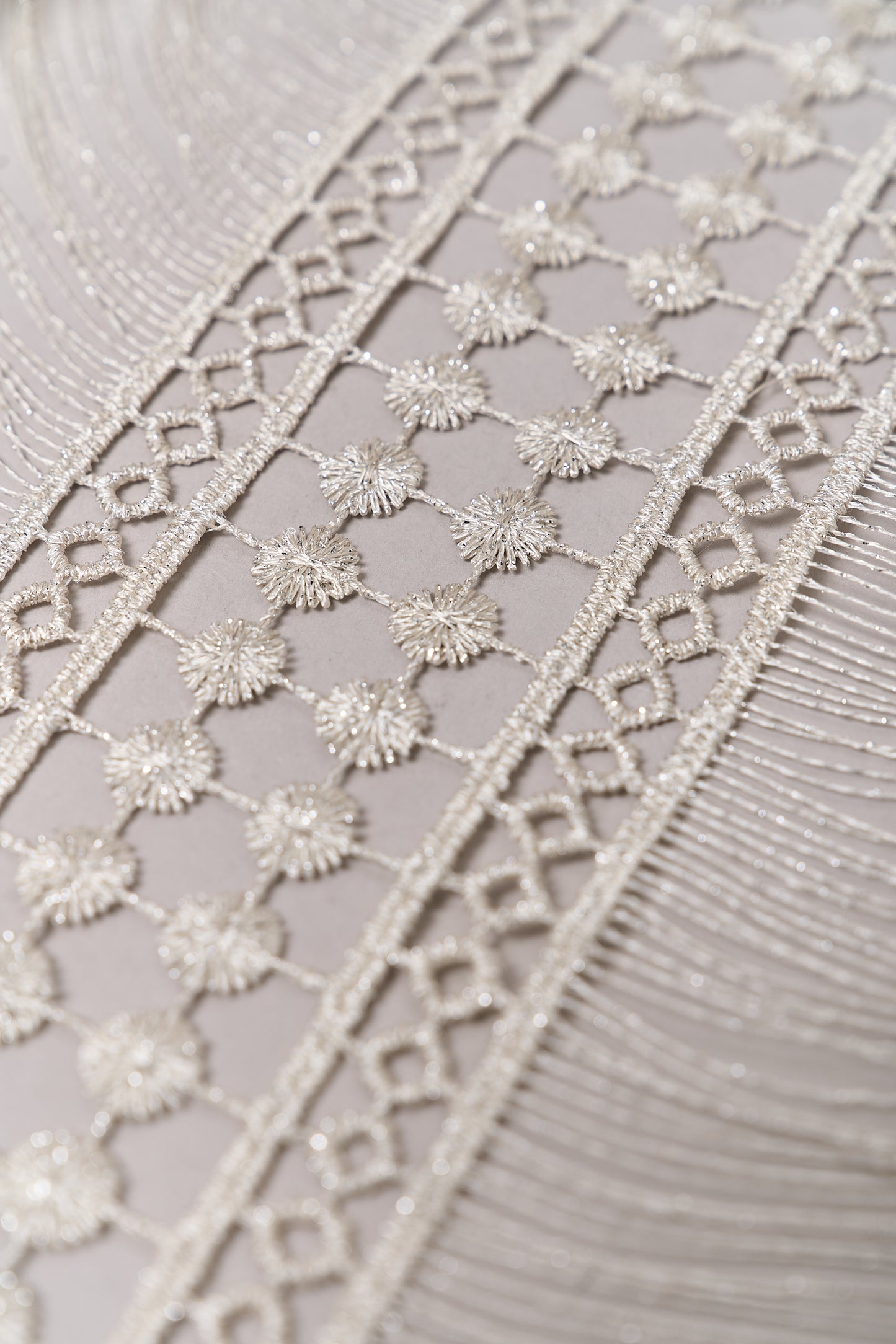 S0717 GUIPIURE WITH SILVER LUREX