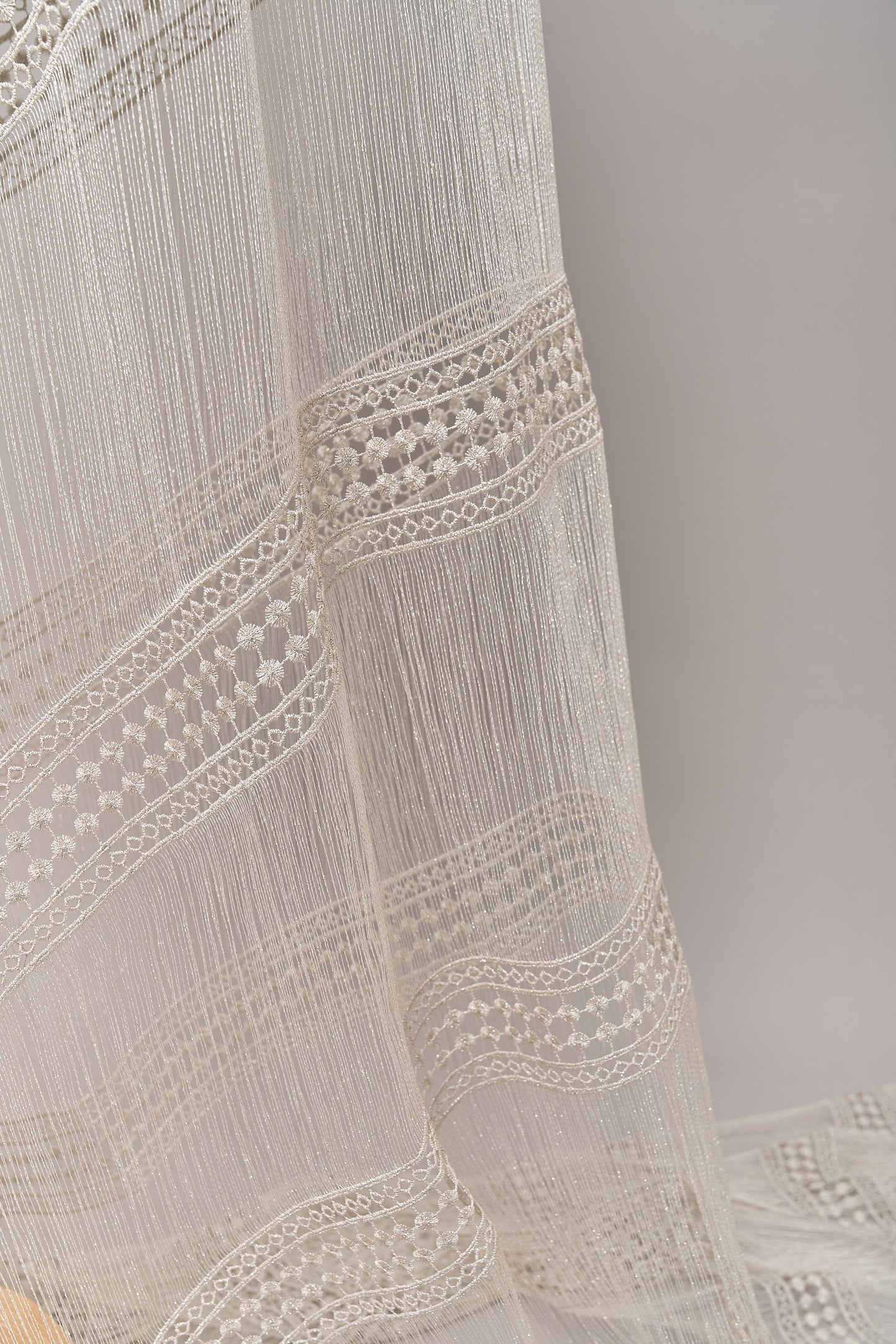 S0717 GUIPIURE WITH SILVER LUREX