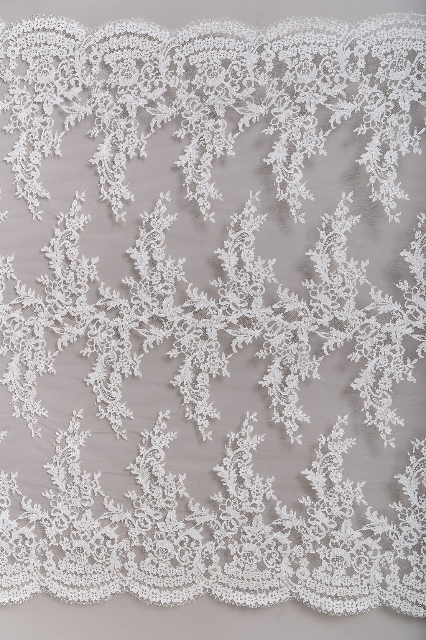 S0688 - CORDED LACE