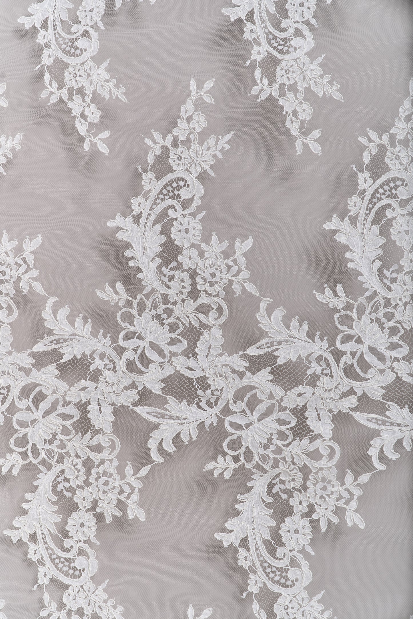 S0688 - CORDED LACE