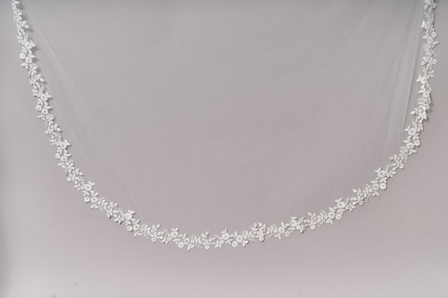 S0675 OFF-WHITE BEAD VEIL WITH TRANSPARENT SEQUINS