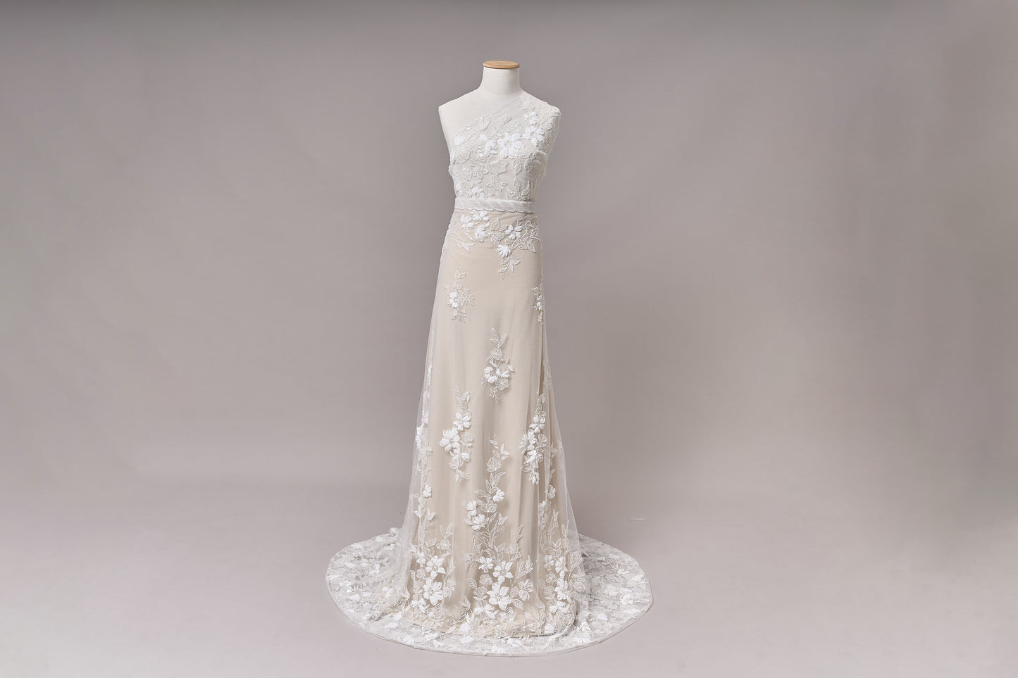 S0689 - EMBROIDERY TULLE WITH 3D FLOWERS