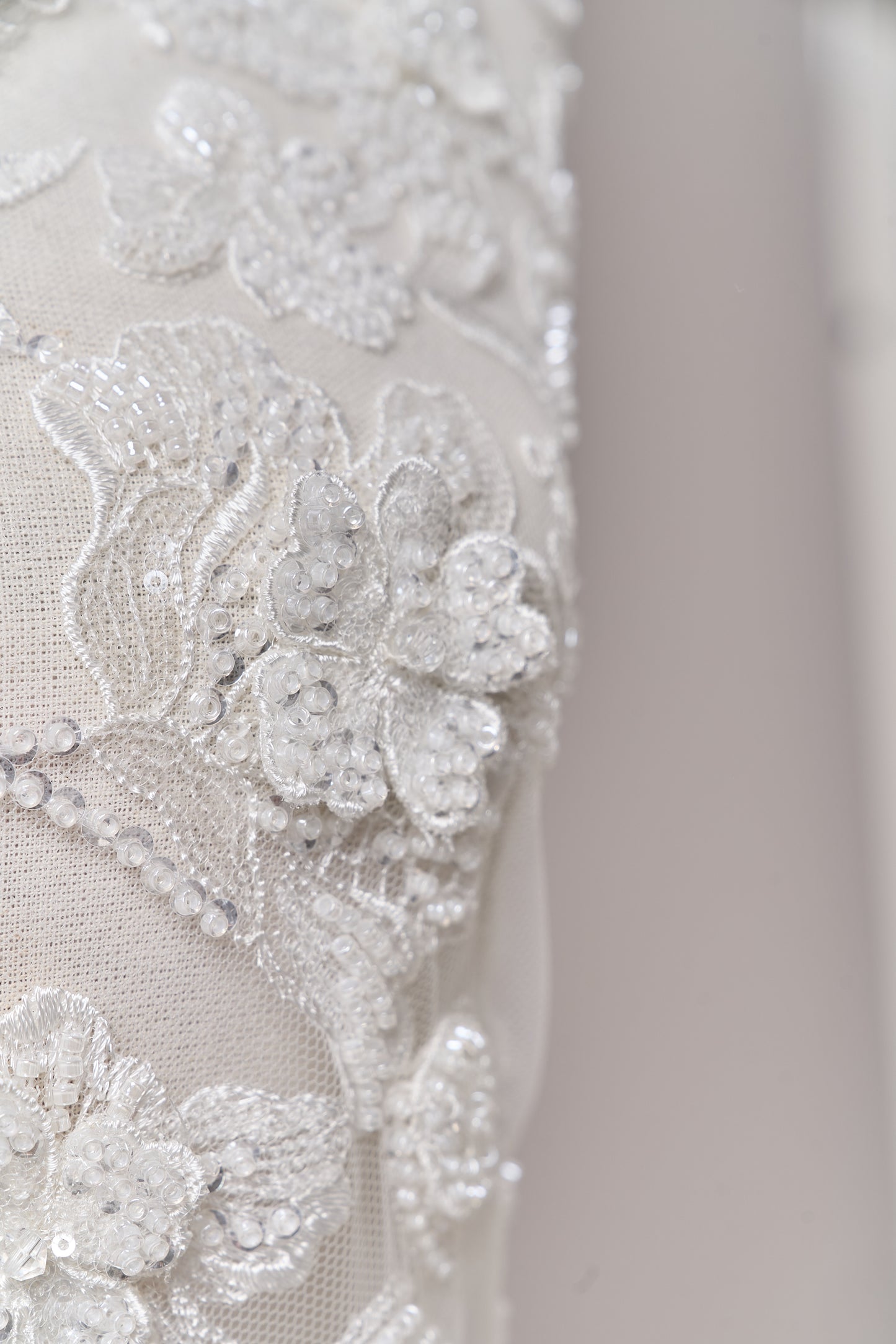 S0683 - EMBROIDERY TULLE WITH 3D FLOWERS