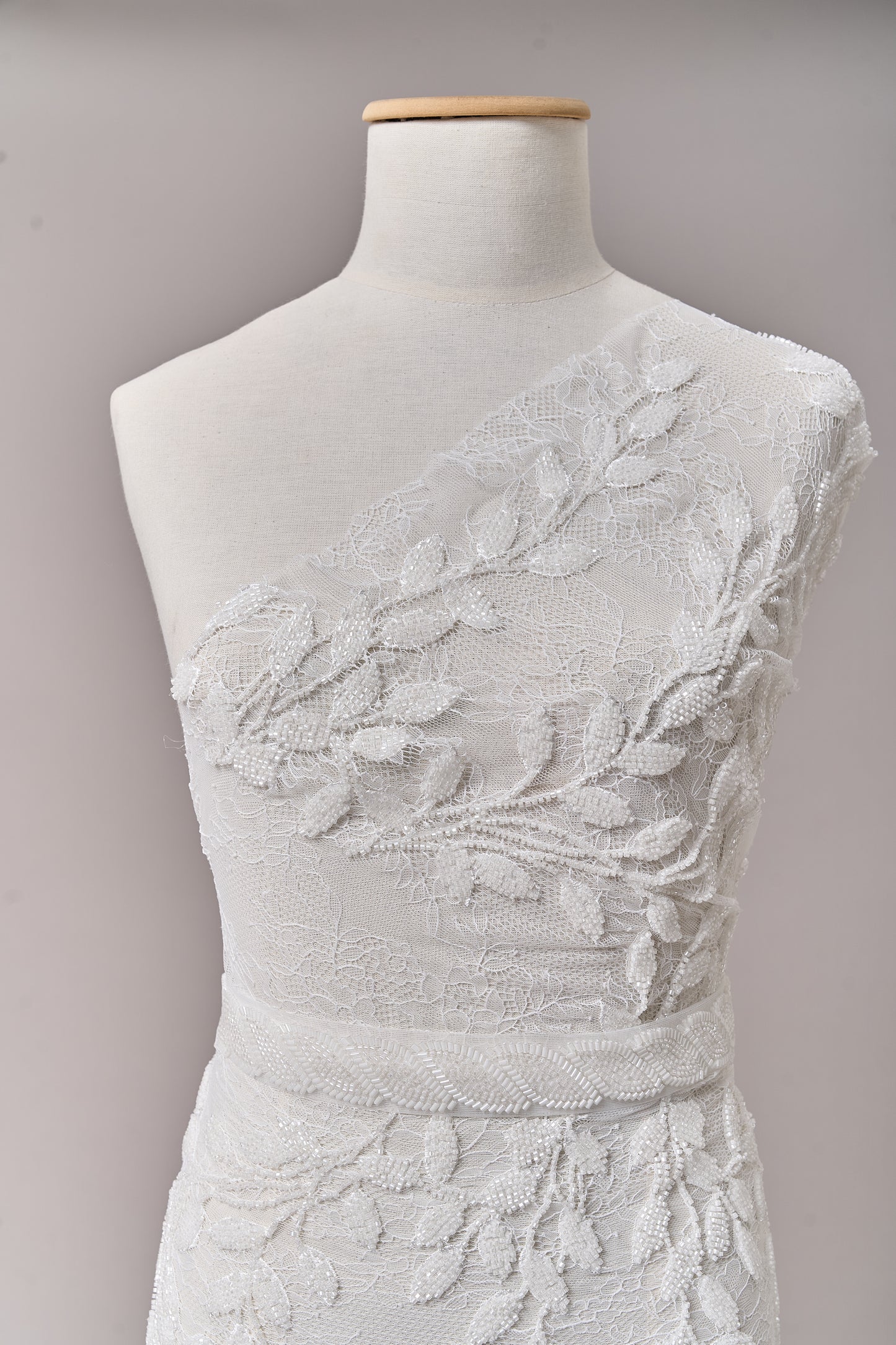S0702 EMBROIDERY LACE WITH BEADS
