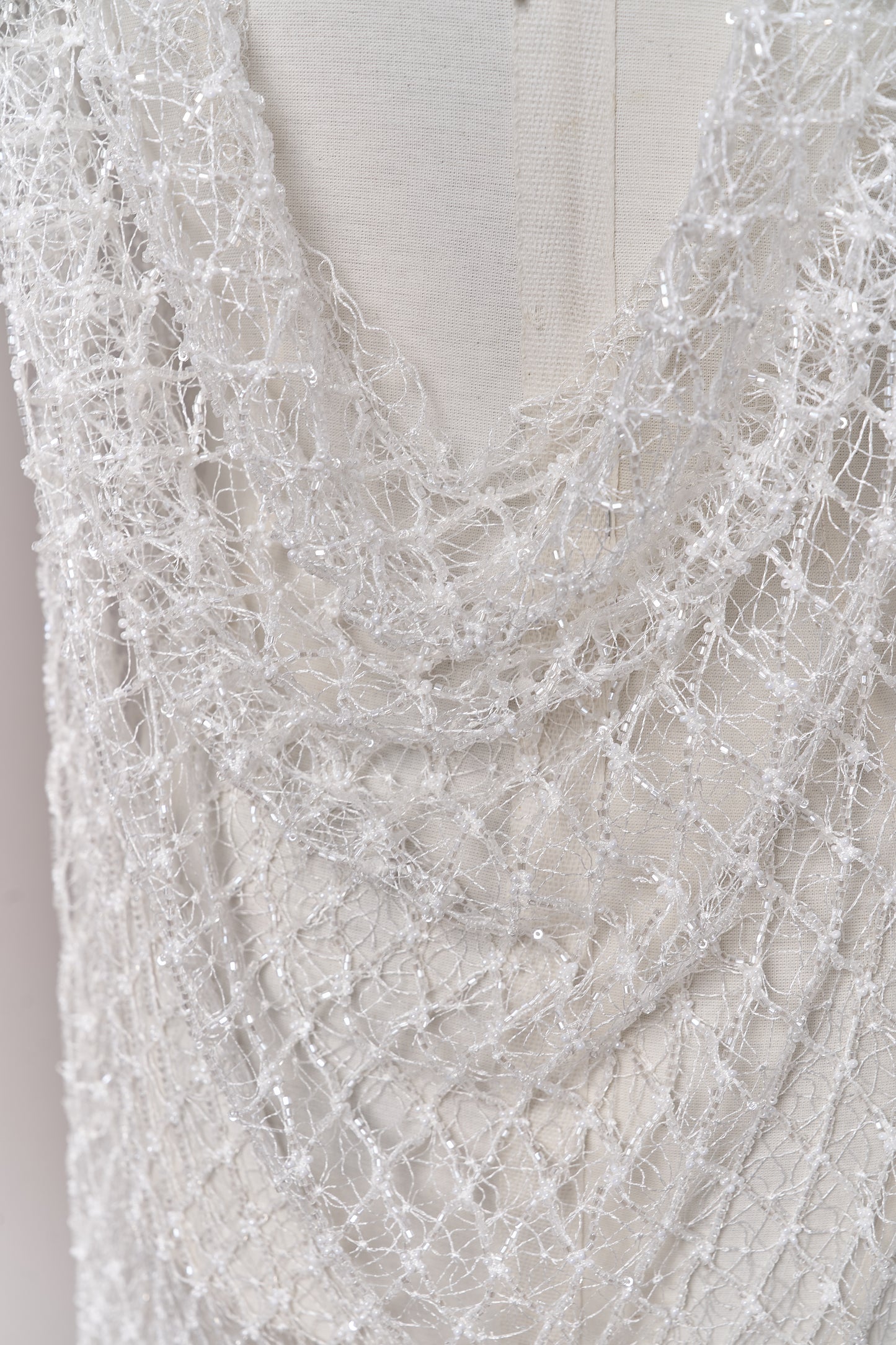 S0682 NET WITH OFF-WHITE BEADS AND TRANSPARENT BUGLE BEADS