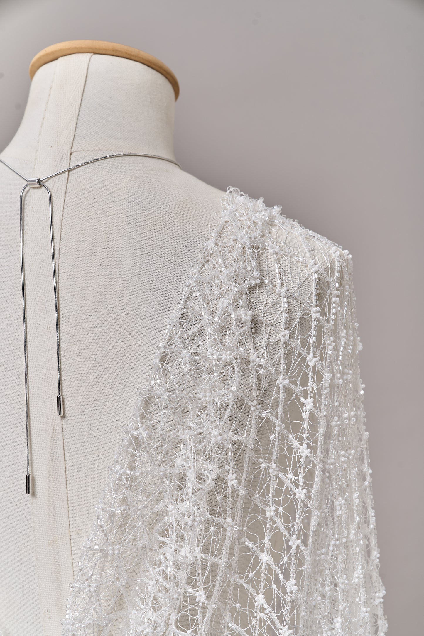 S0682 NET WITH OFF-WHITE BEADS AND TRANSPARENT BUGLE BEADS
