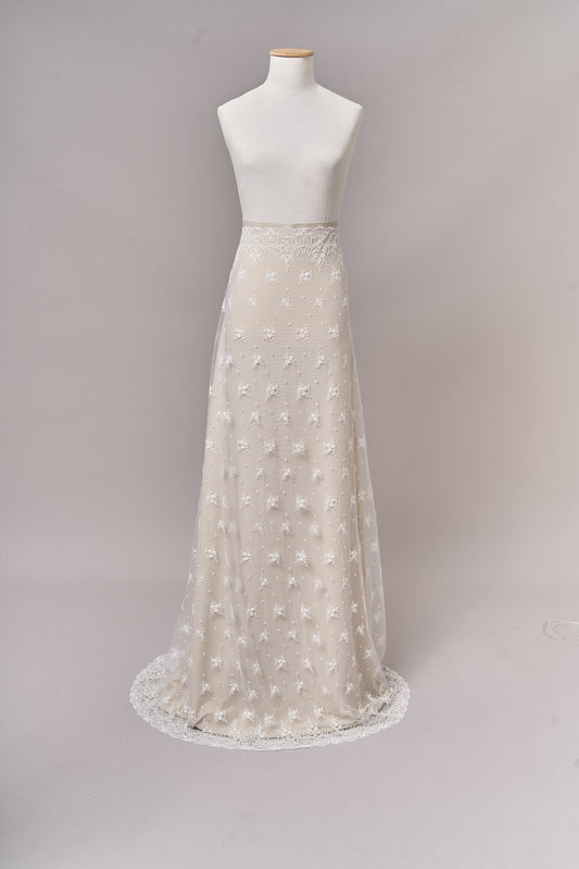 S0686 - EMBROIDERY TULLE