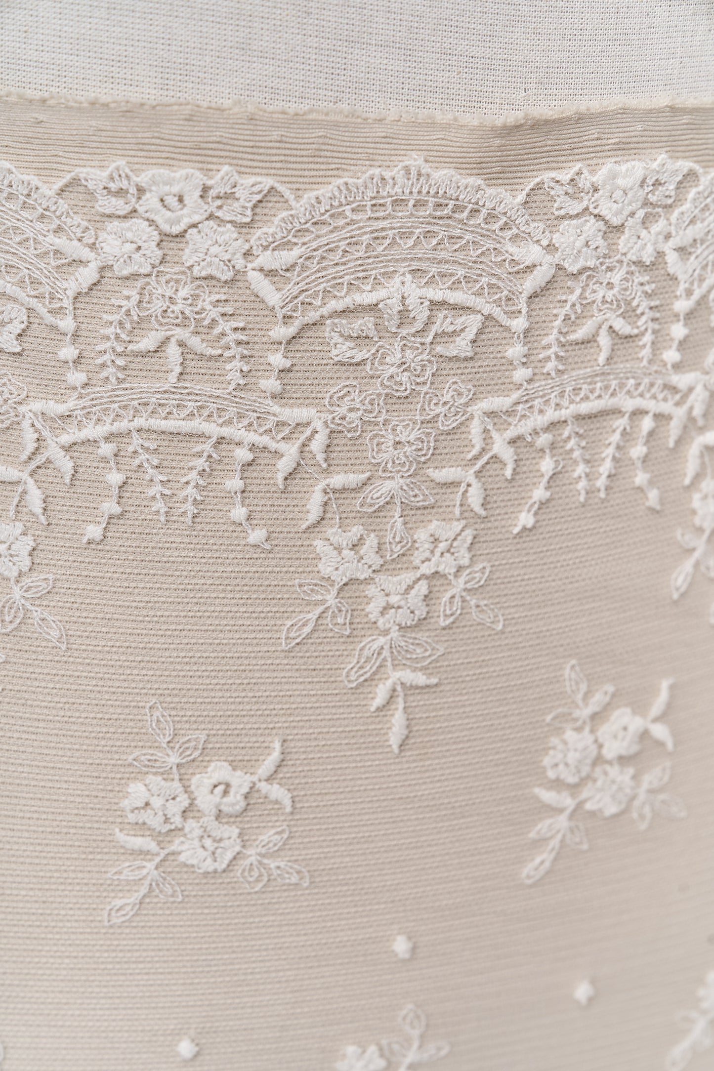 S0686 - EMBROIDERY TULLE