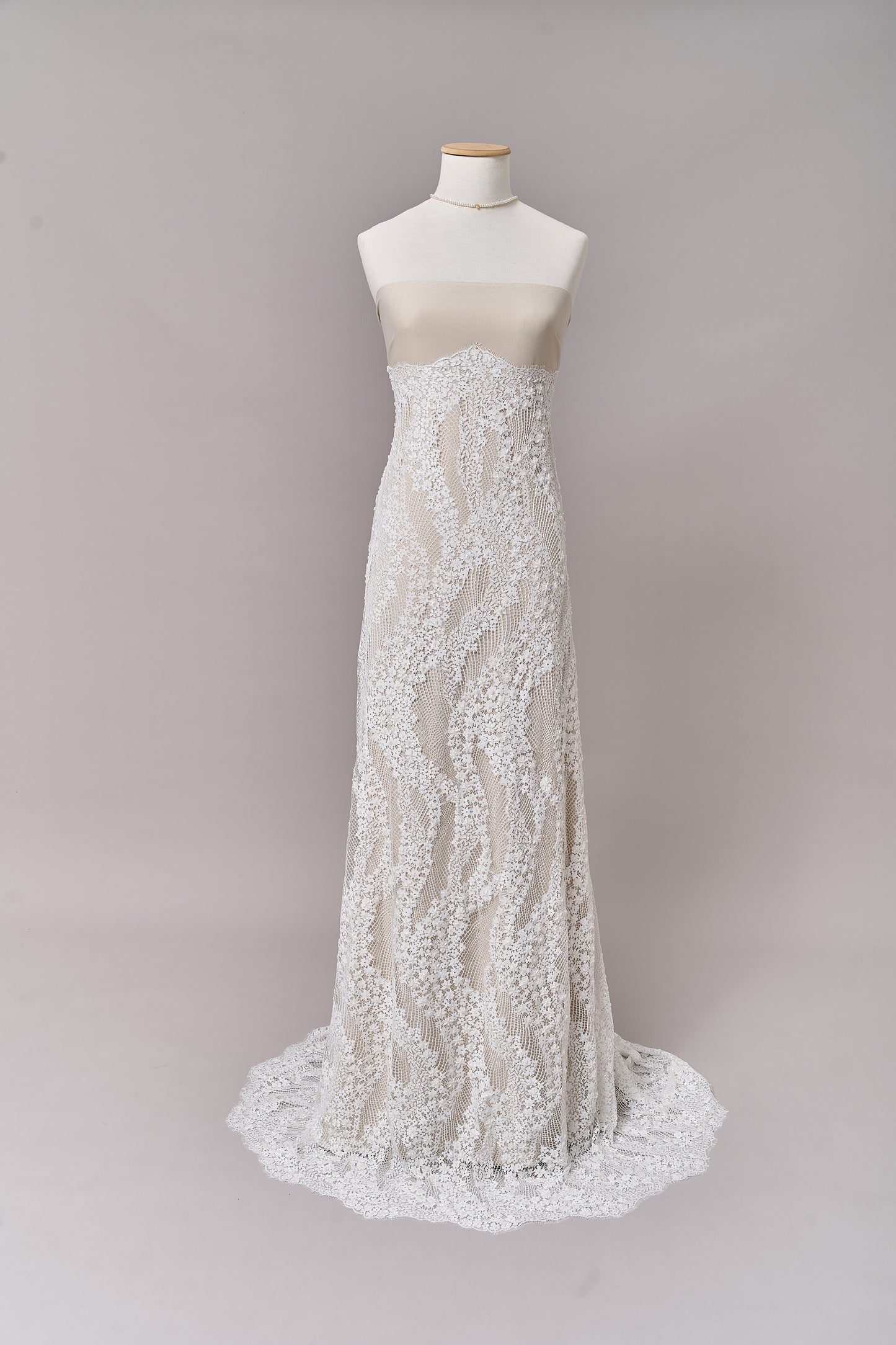 S0679 - EMBROIDERY LACE
