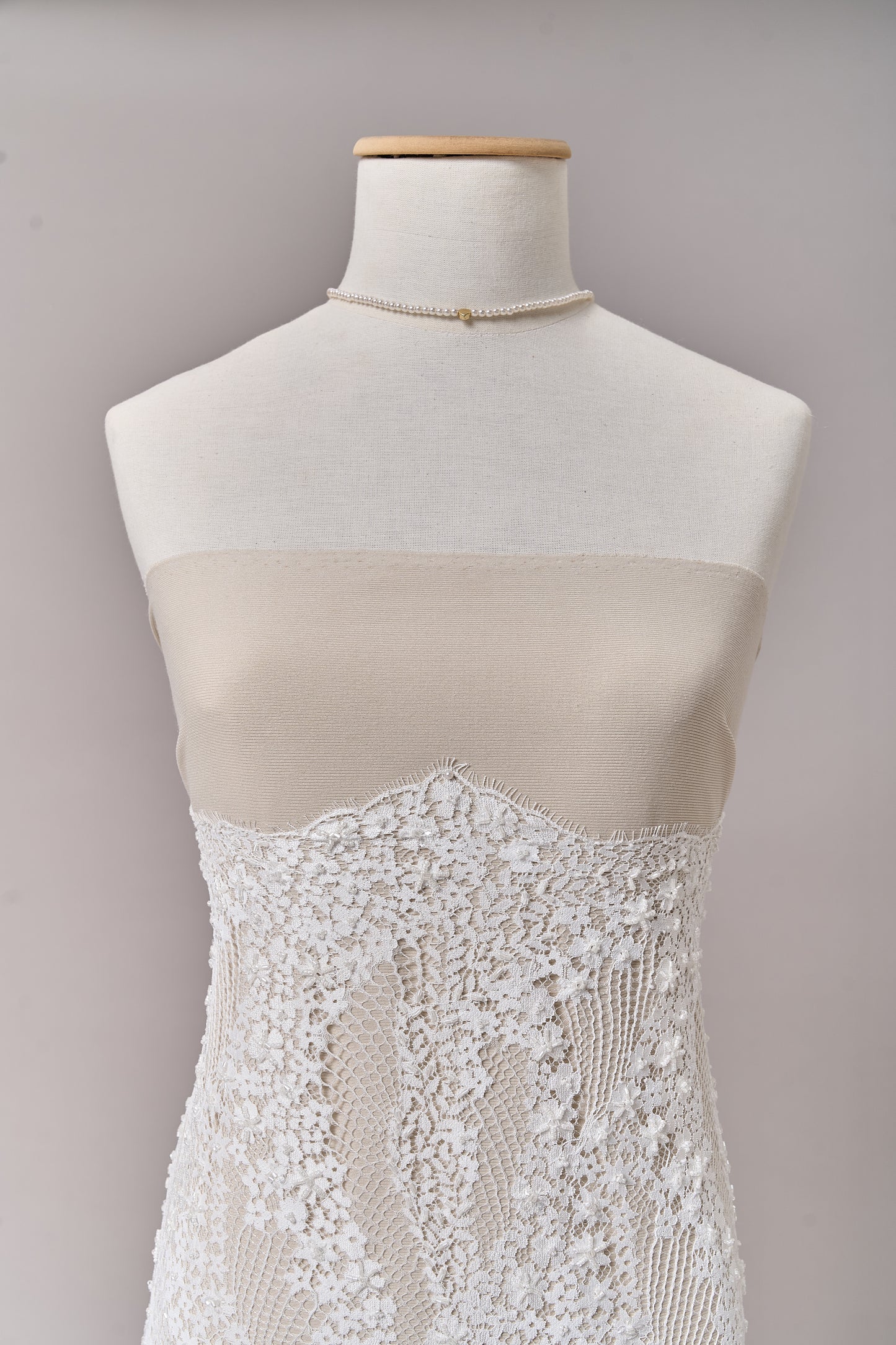 S0679 - EMBROIDERY LACE