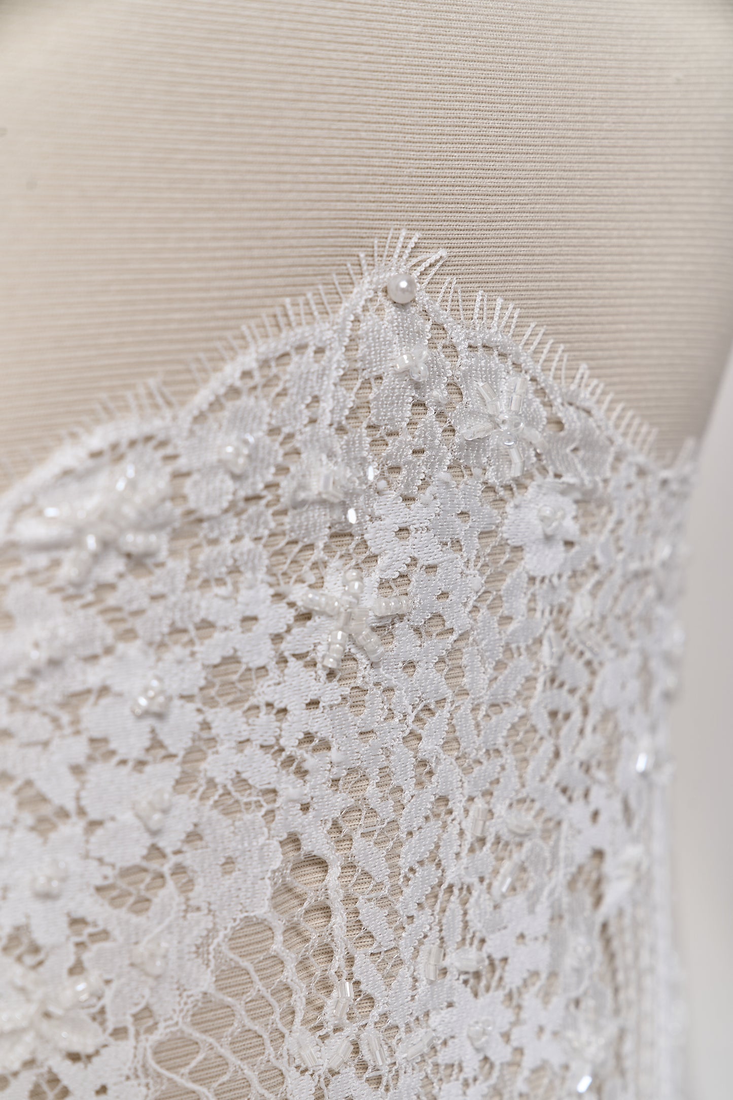 S0679 - EMBROIDERY LACE