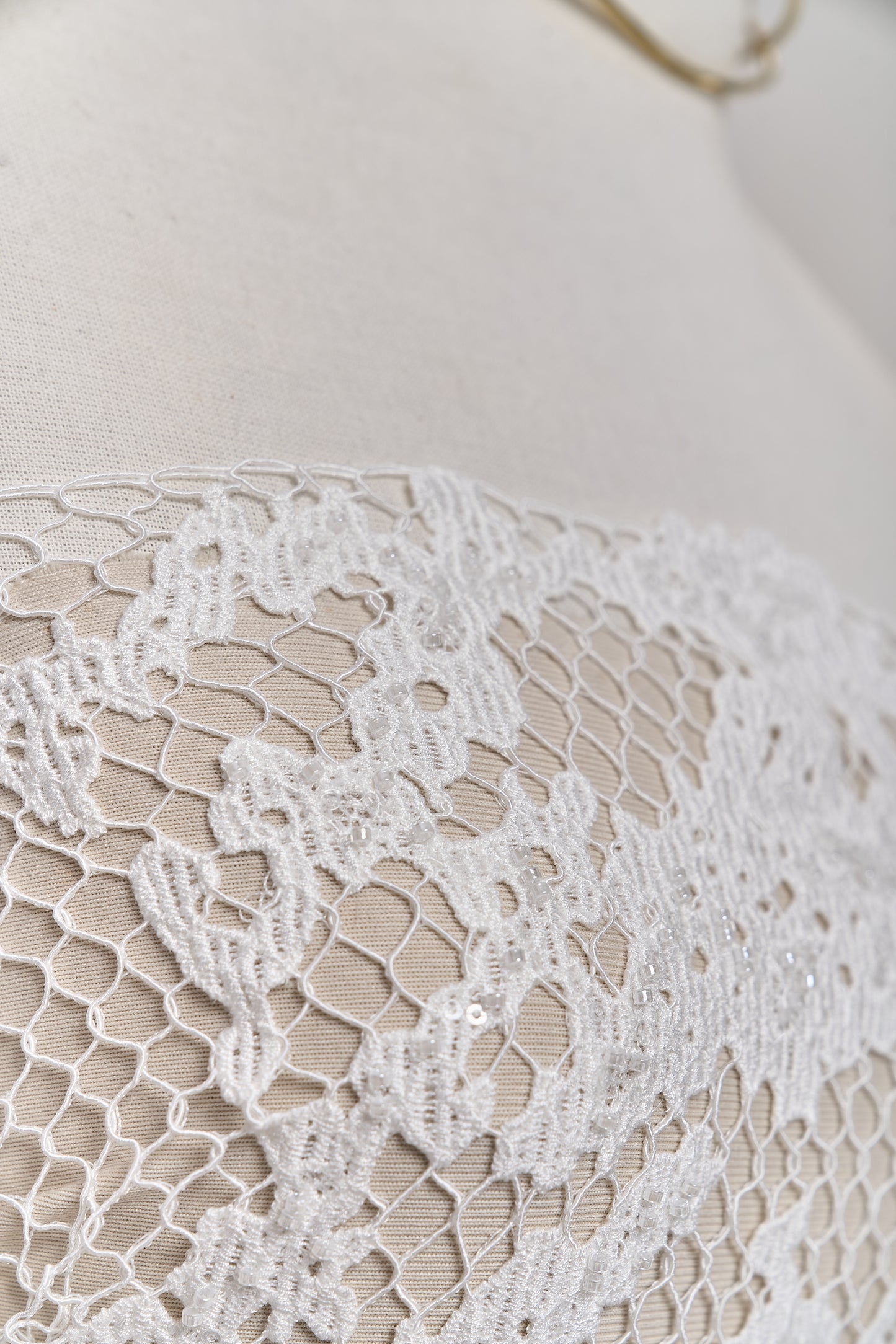 S0681 - GUIPIURE EMBROIDERY