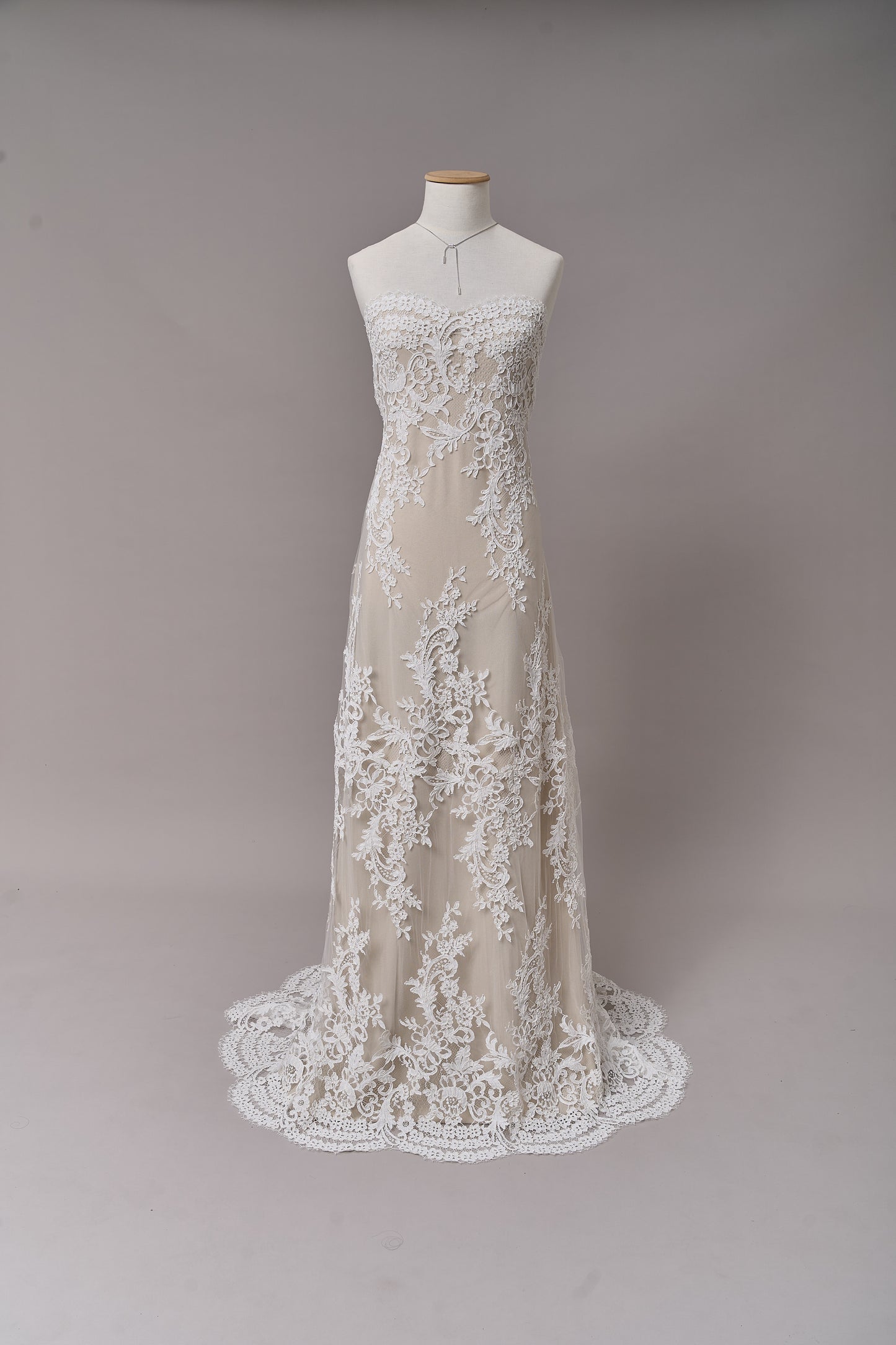 S0688 - CORDED LACE