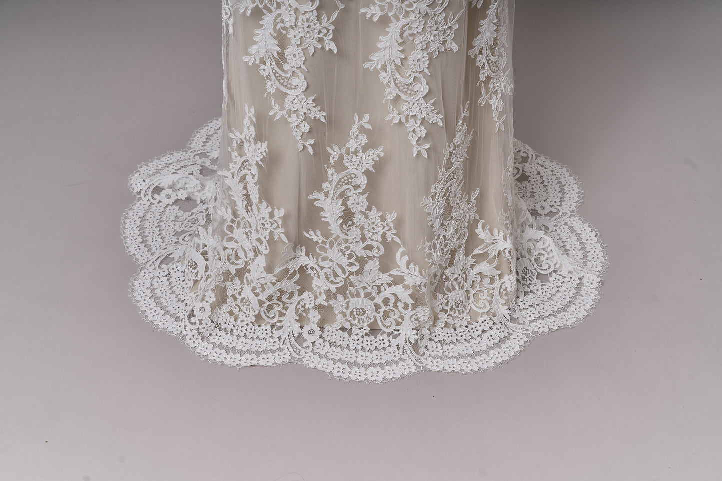 S0688 - CORDED LACE