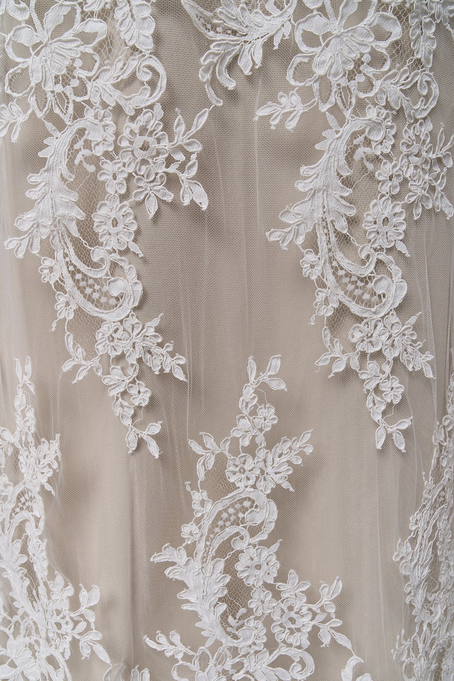S0688 - CORDED LACE