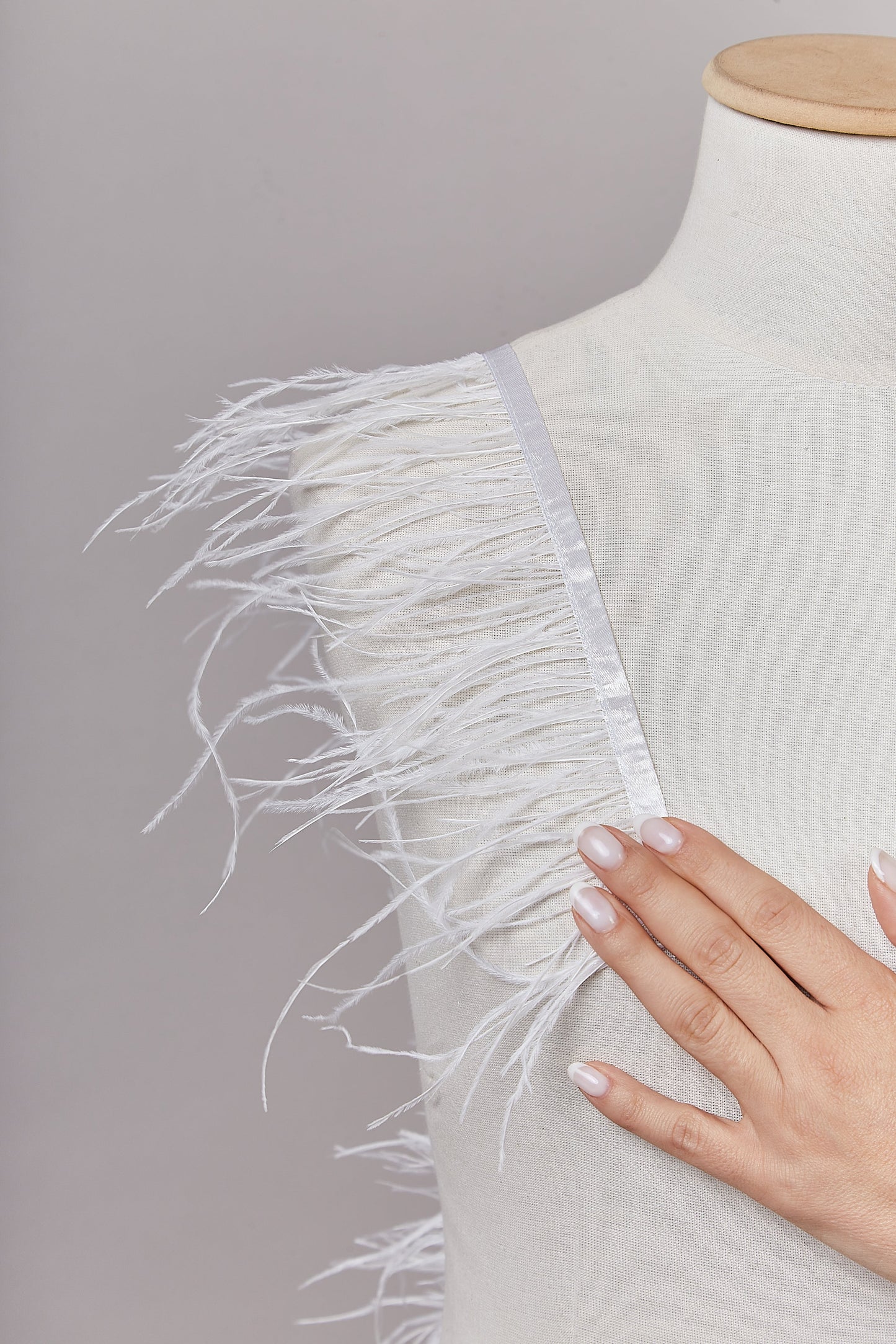 S0655 FEATHER TRIM