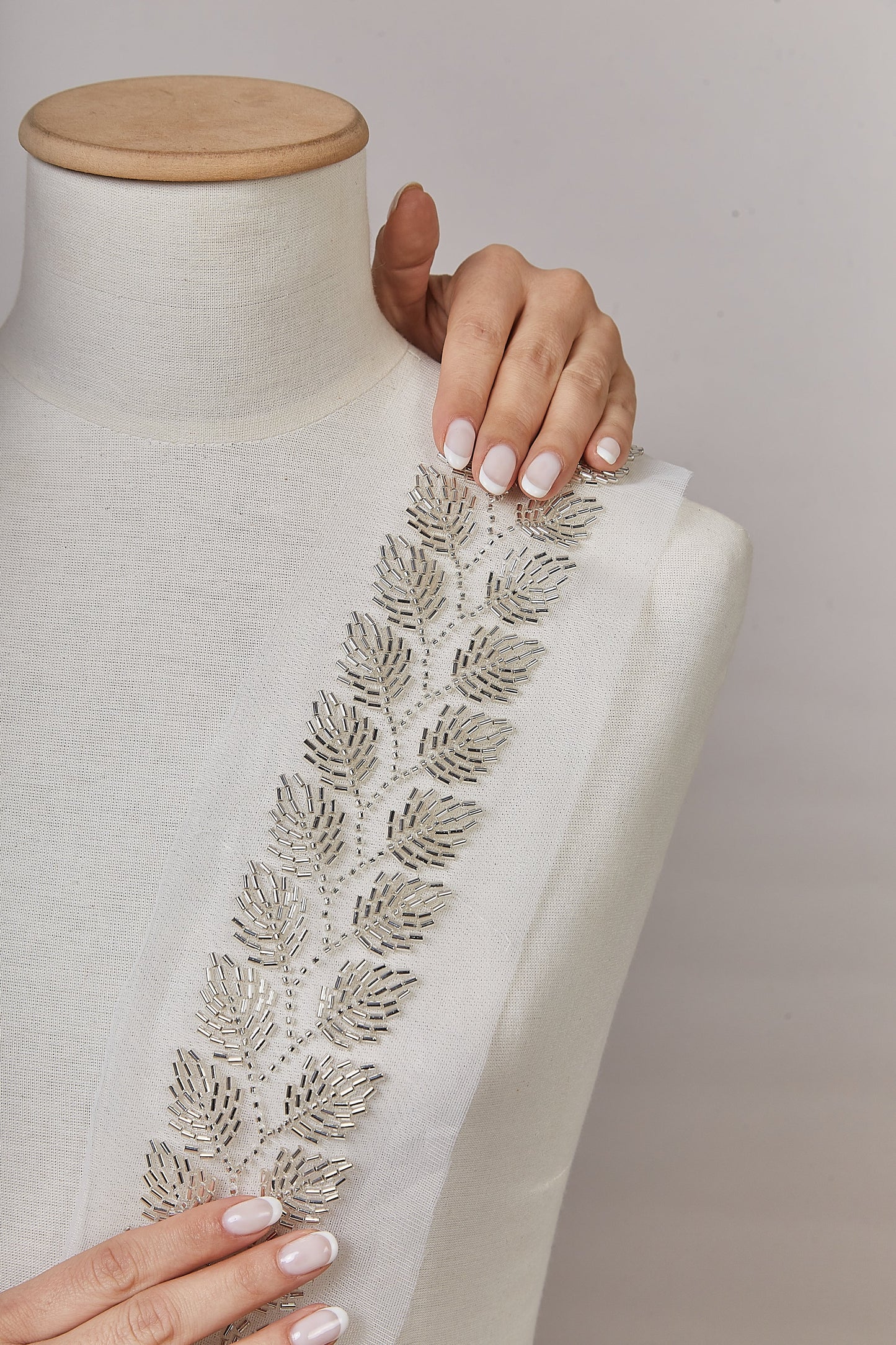 S0650 BEADED TRIM WITH OF SILVER BEADS