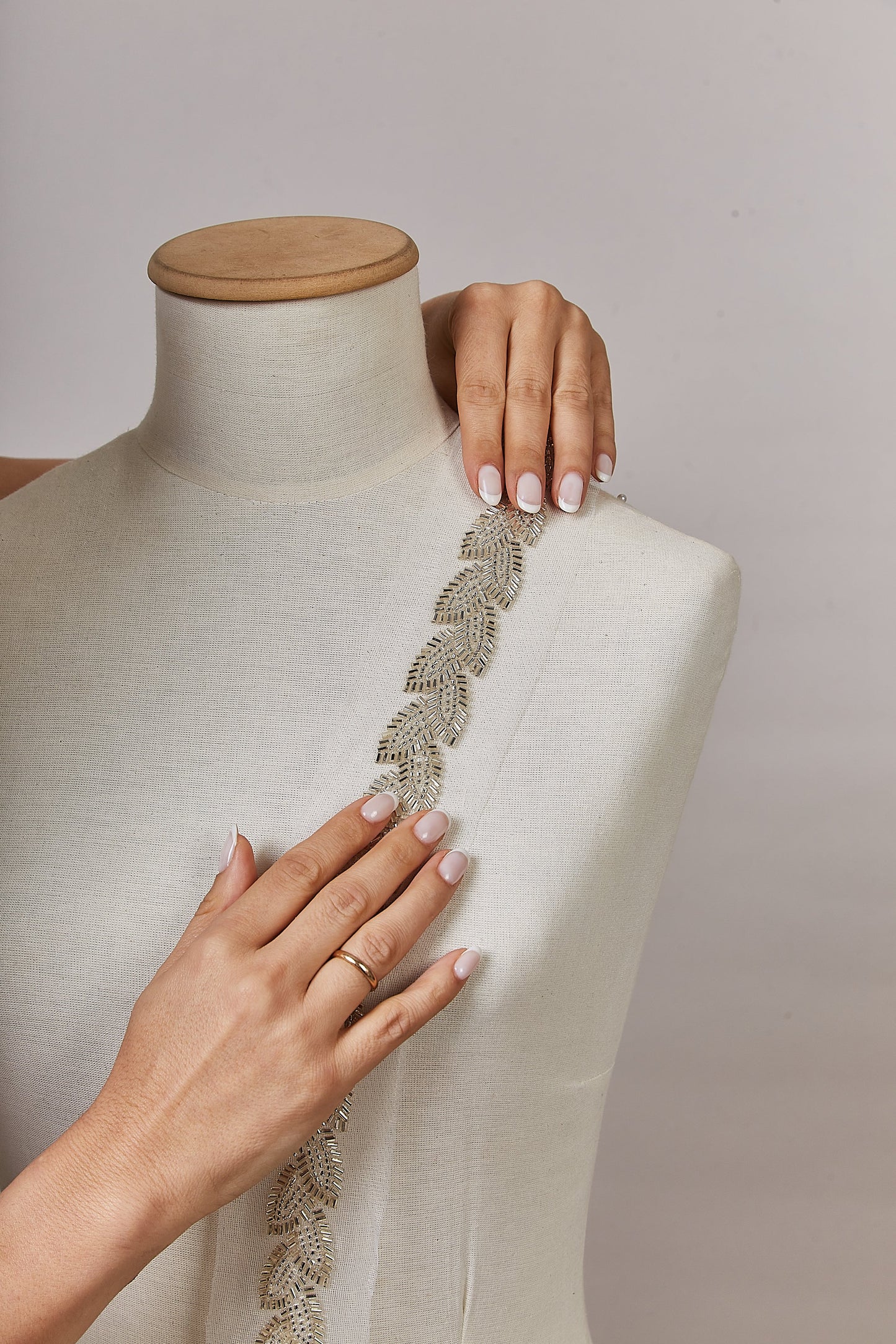 S0654 BEADED TRIM WITH BEADS