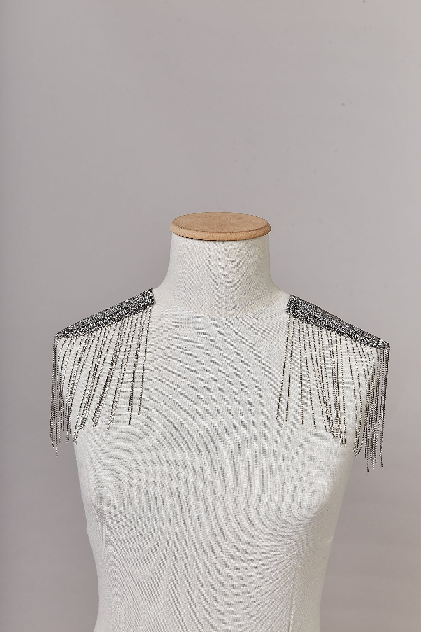 S0648 SILVER EPAULETTE