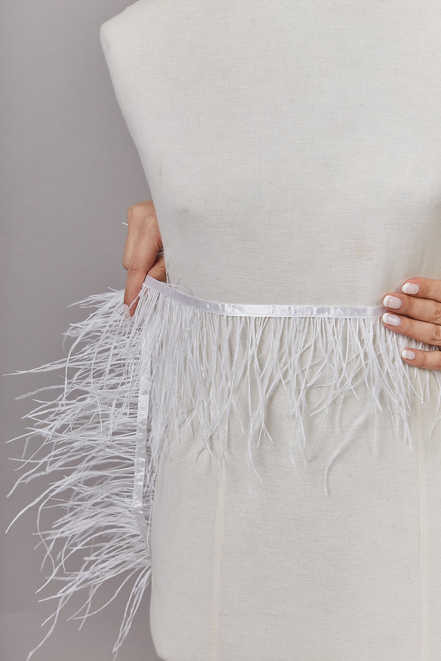 S0655 FEATHER TRIM